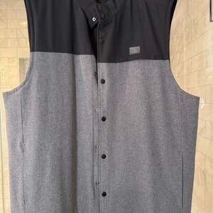 TravisMathew Navigational Report Snap-Button Golf Vest